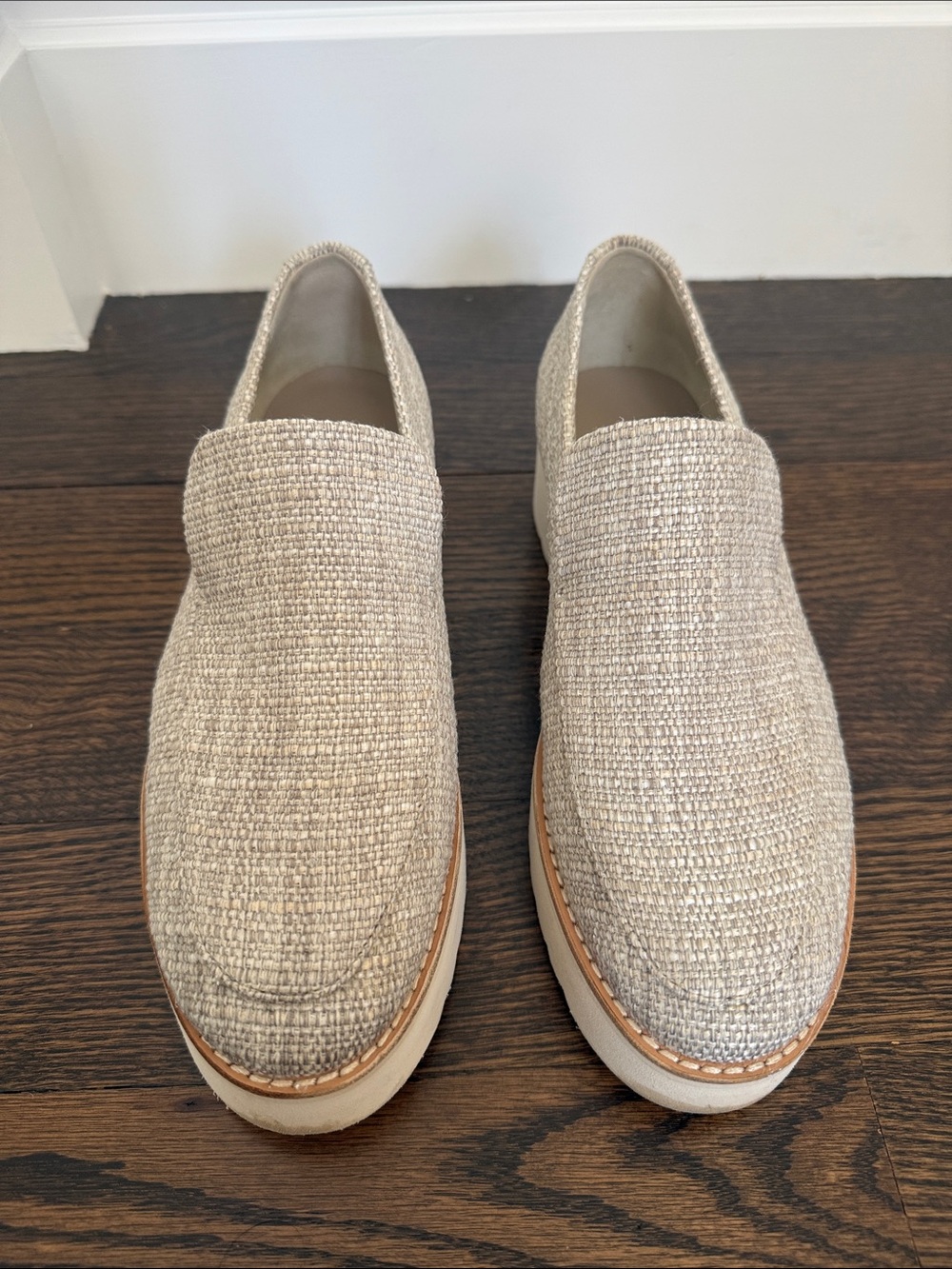 Vince Woman’s  Textured Slip-On Loafers in Light Biege, 38.5
